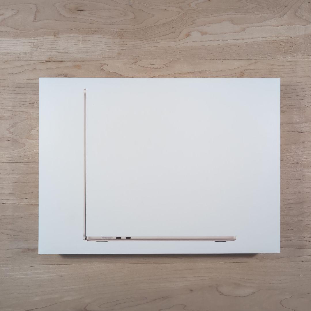 2023 MacBook Air 15インチ ［スターライト］