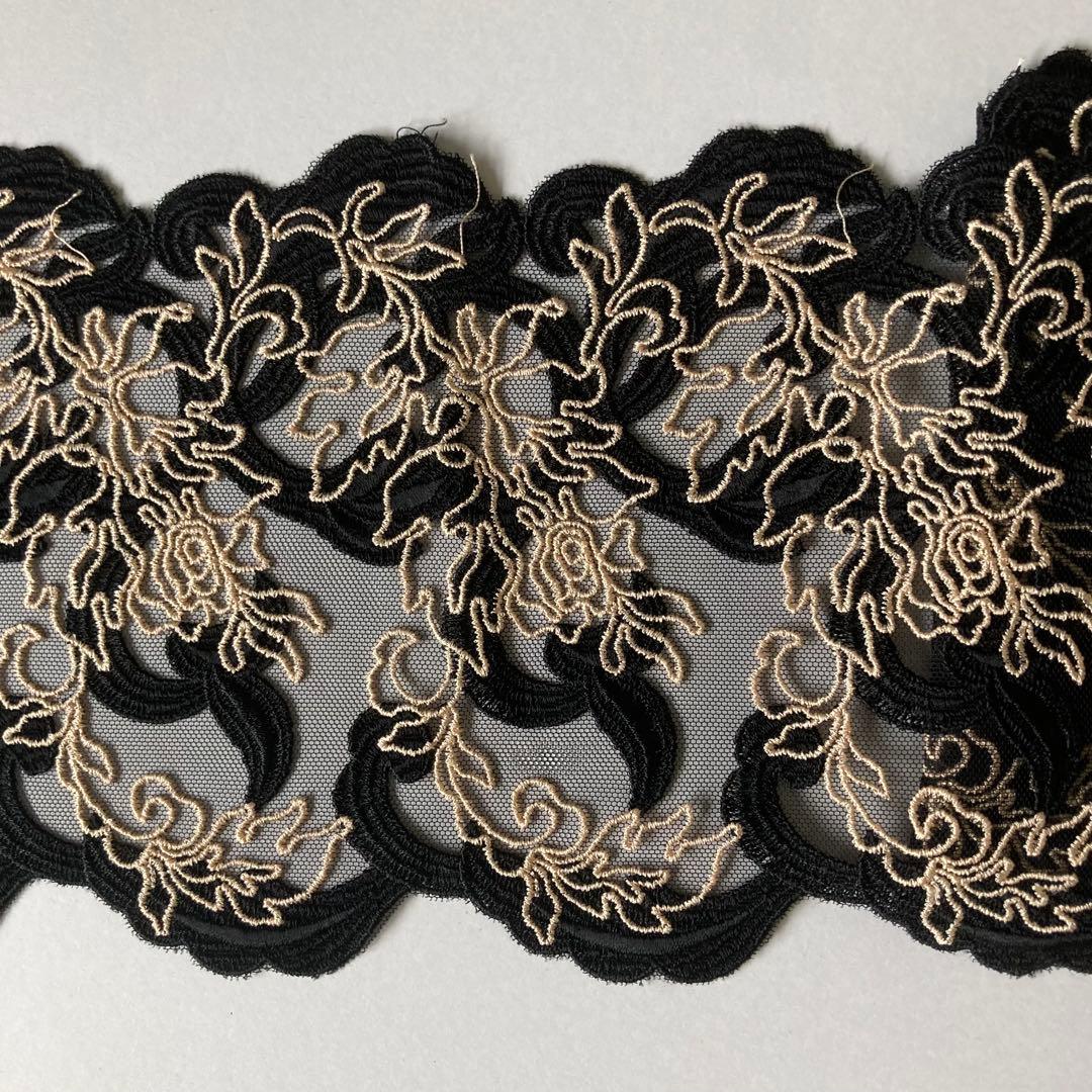 両山刺繍チュールレース　1m　N-83