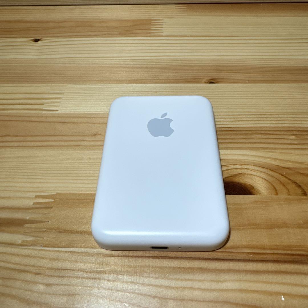 Apple純正 MagSafe バッテリーパック - メルカリ