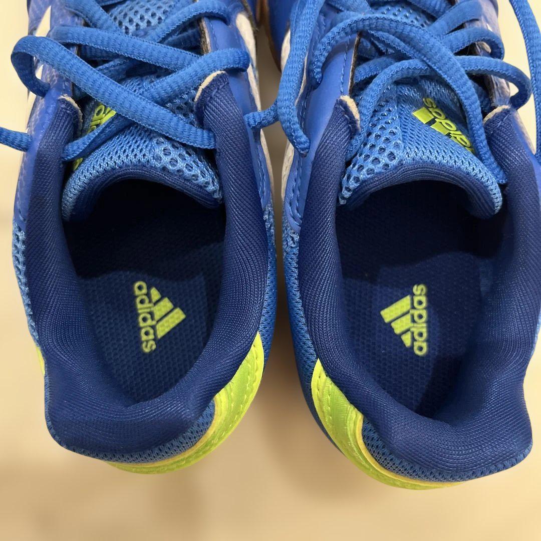 Adidas サッカーシューズ 青/白/金 adidas サッカーシューズ サラ 19.5cm 青 - メルカリ
