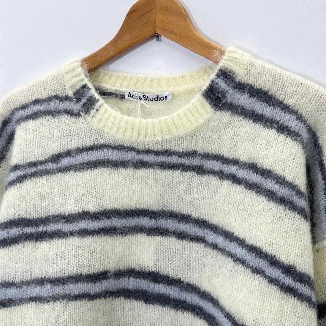★ Acne