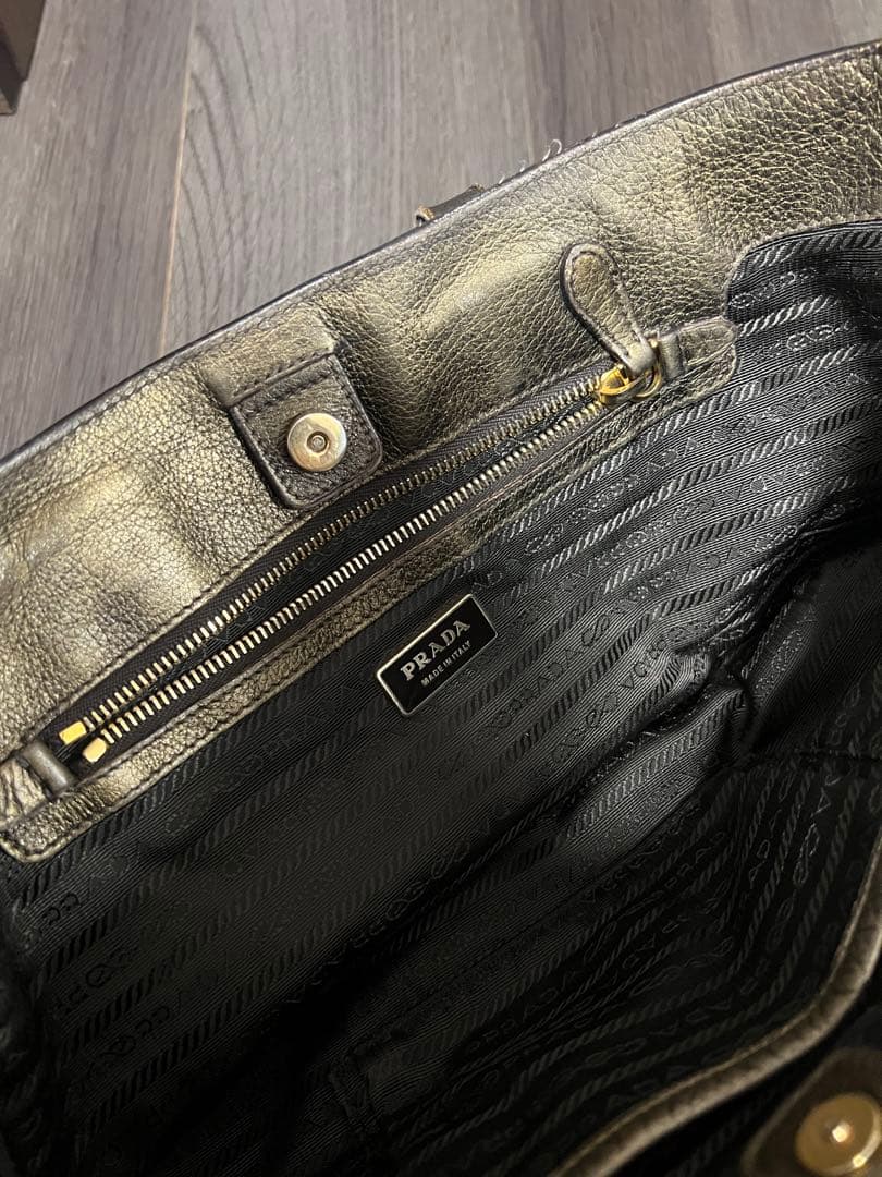 PRADAバッグ