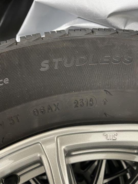 スタッドレスタイヤ  225/65r17  ミシュラン  ホイールタイヤセット