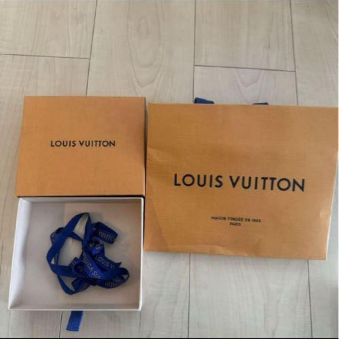 ルイヴィトン　LOUIS VUITTON ポルトフォイユ・クレア　ベージュ　財布