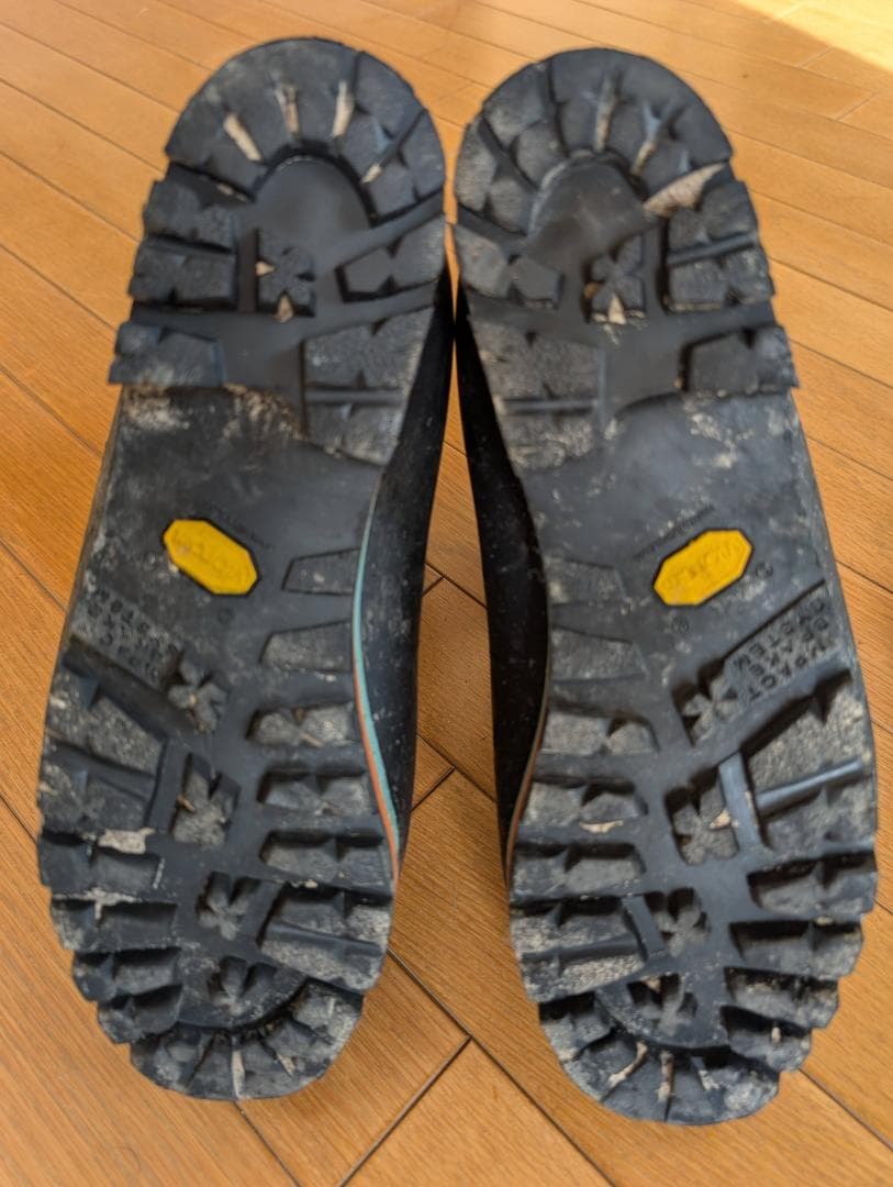 スポルティバ ネパールエボ　ゴアテックス　サイズ４３