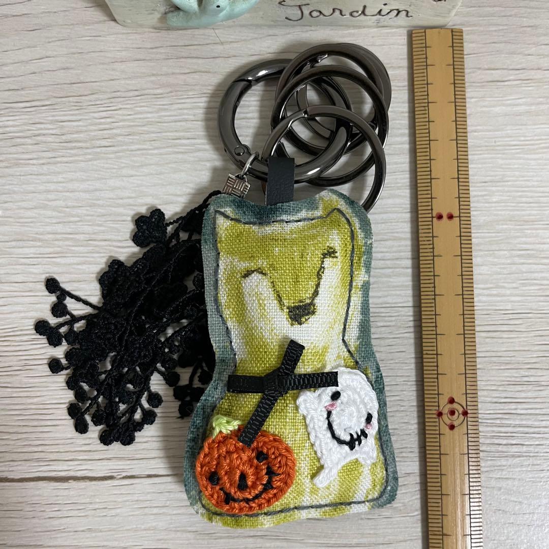 匿名配送手作りチャームキーホルダー＊ミナペルホネン ハロウィンくまさんキーリング