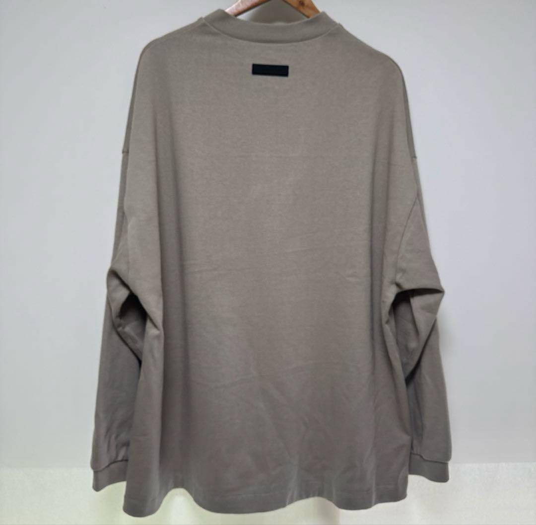 【FEAR OF GOD ESSENTIALS】 ボンディングロゴ 長袖Tシャツ