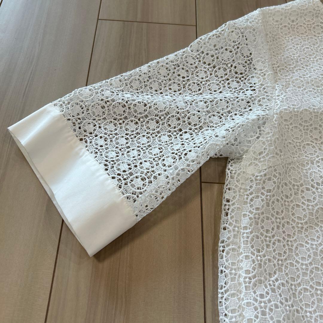 新品未使用　ONWARD自由区ジオメトリックフラワーレースクロップド丈ブラウス