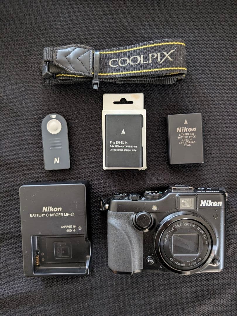 Nikon COOLPIX P7100 デジタルカメラ