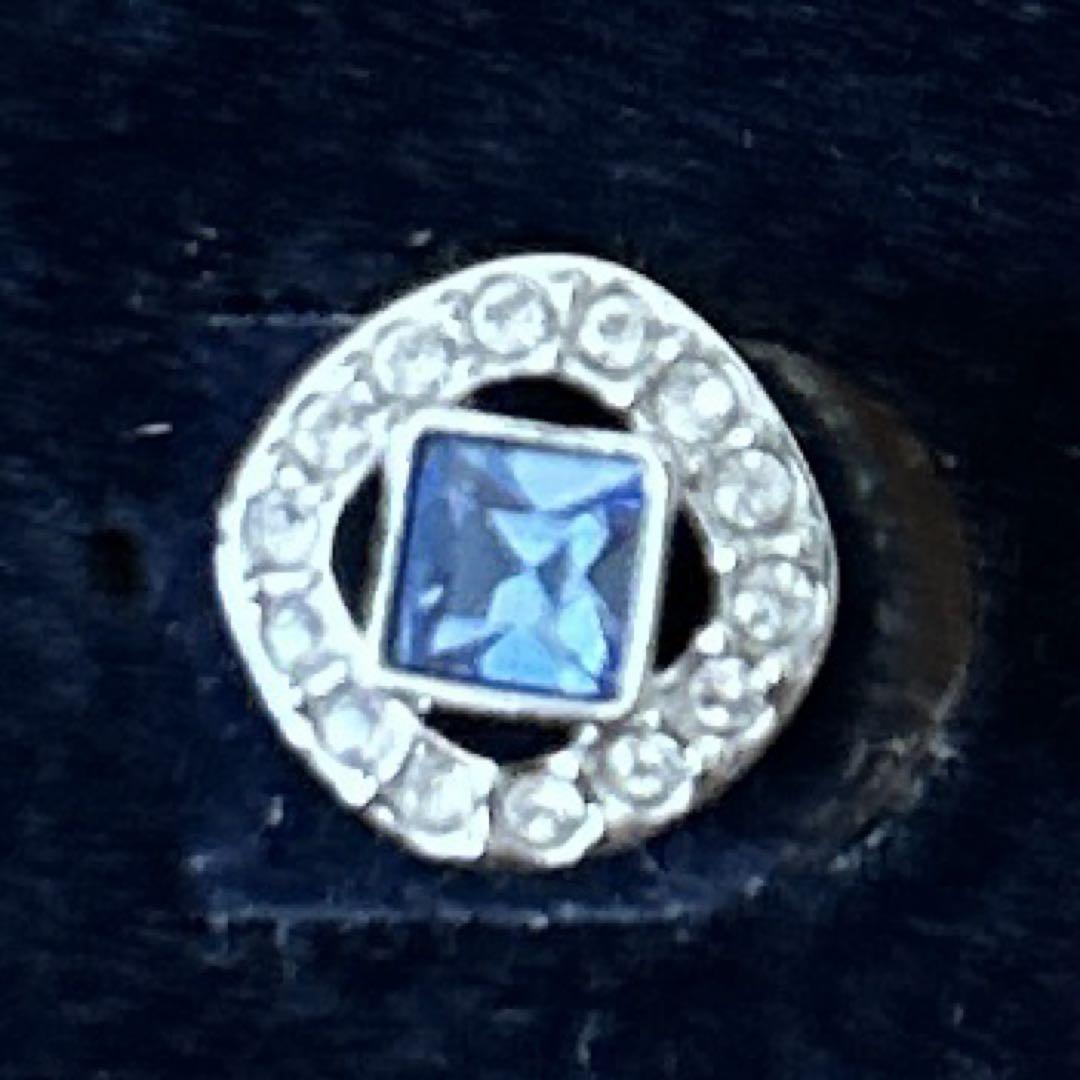 Swarovski 青いクリスタル スタッドピアス