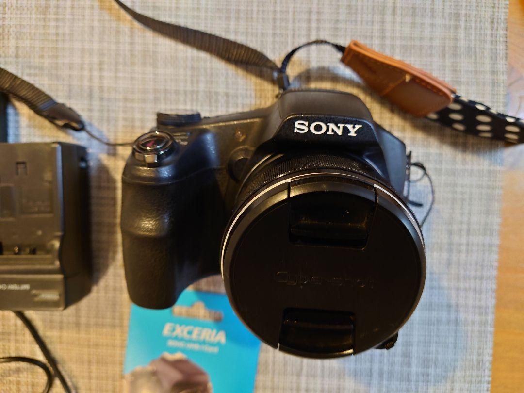 SONY コンパクトデジタルカメラ 本体と付属品