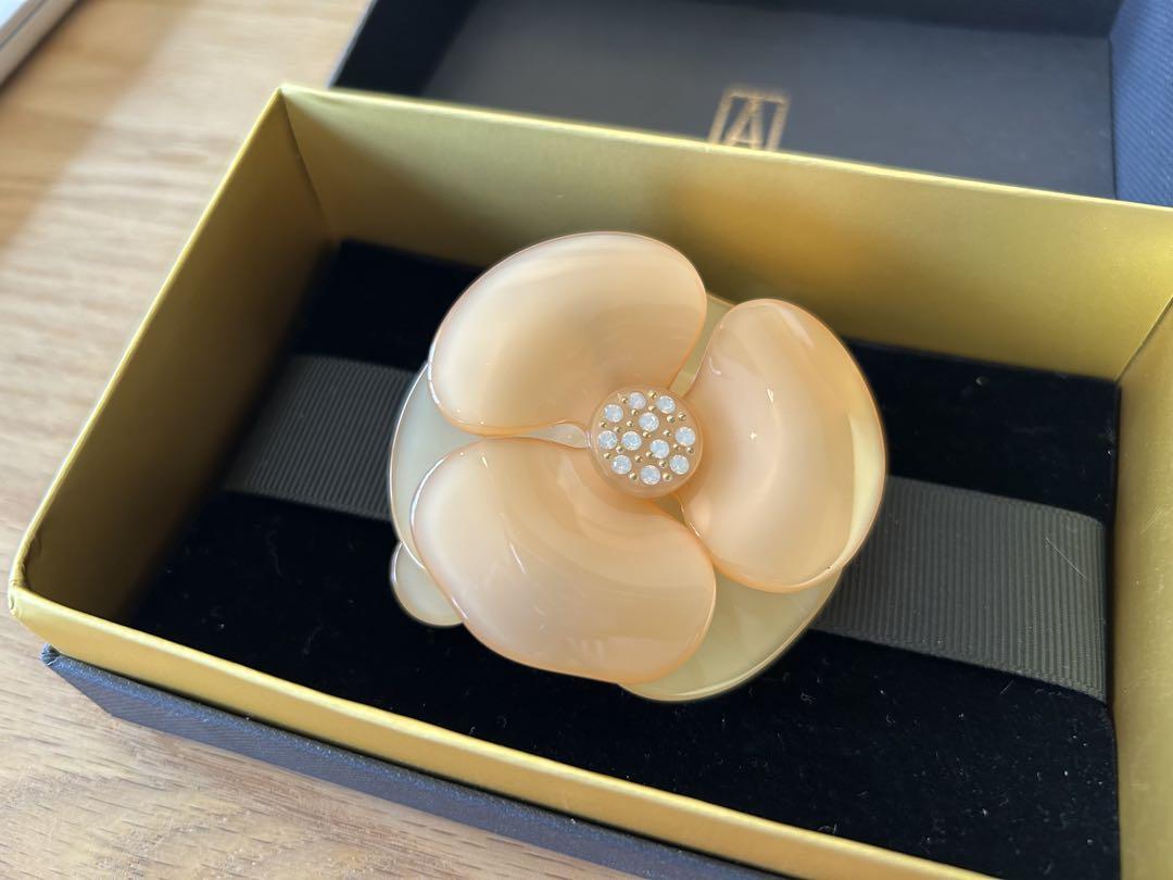 アレクサンドルドゥパリ グラデーション花びらがかわいい