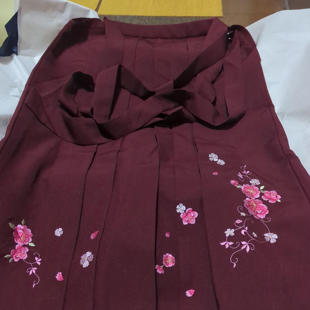 ワインレッド 袴 花柄刺繍
