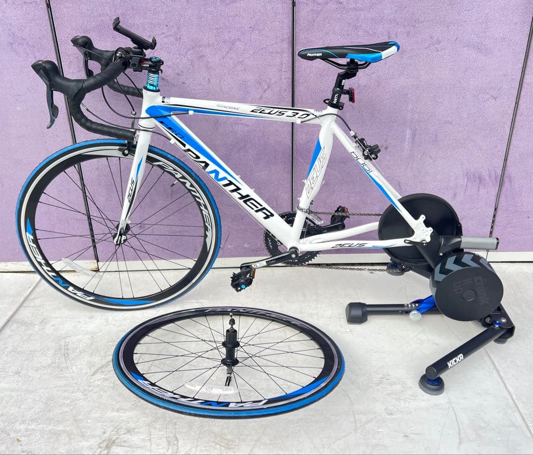 Wahoo KICKR SNAP 屋内バイクトレーナーPANTHER Zeus