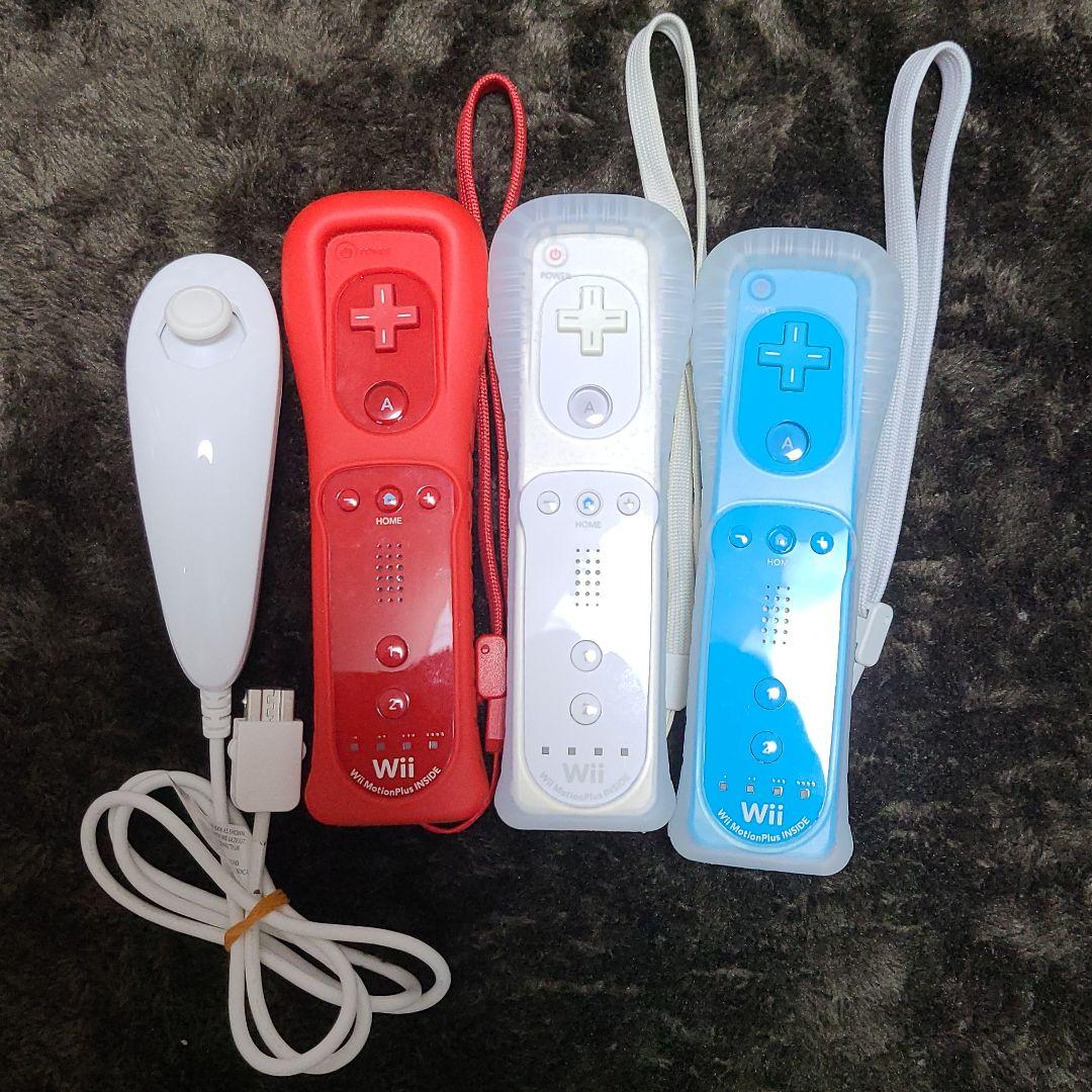 ニンテンドーWIi 本体   リモコン3本 Wii本体、リモコン2本、ソフト3本