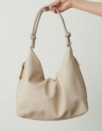 earPAPILLONNER 樹脂パーツワンハンドルバッグ　ベージュ