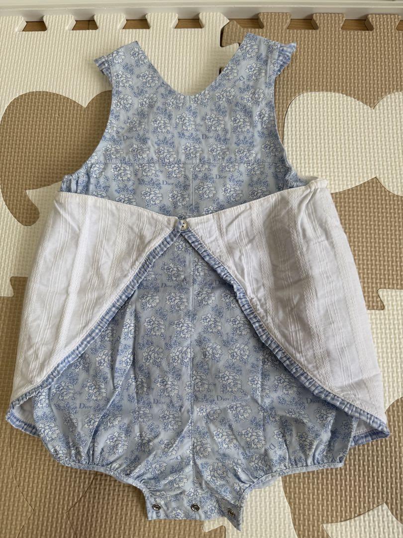 クールな価格でホットなピック Dior baby 蝶刺繍ロンパース ロンパース・カバーオール 12M ロンパース・カバーオール
