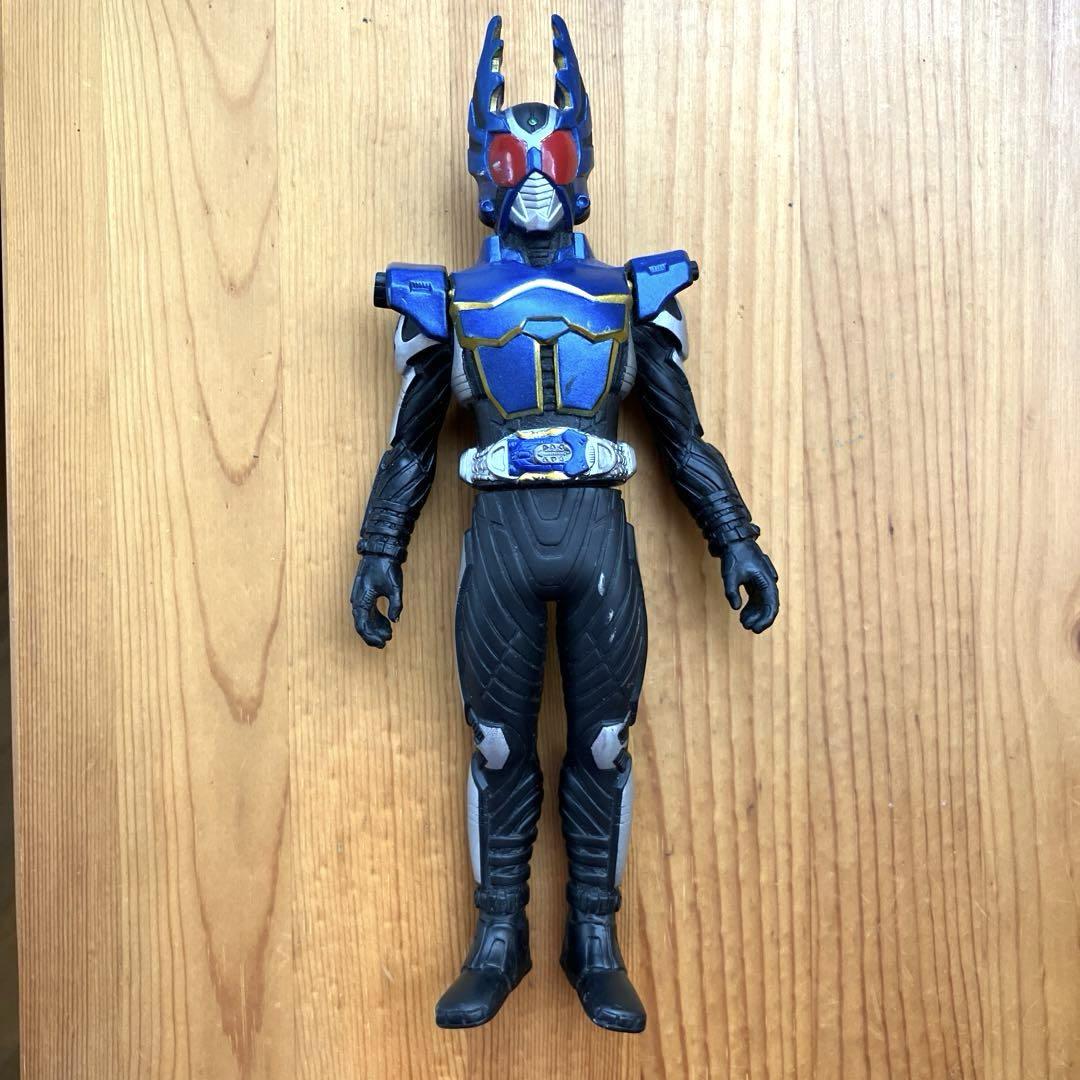 ソフビ人形　仮面ライダー　ガタック バンダイ 商品・サービスサイト | ライダーヒーローシリーズK09