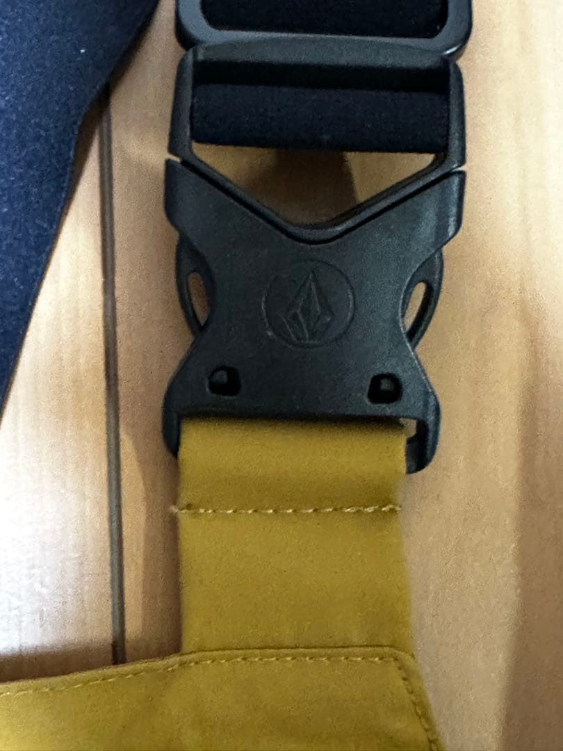 VOLCOM スノーボード オーバーオール 未使用 VOLCOM スノーボード オーバーオール 未使用