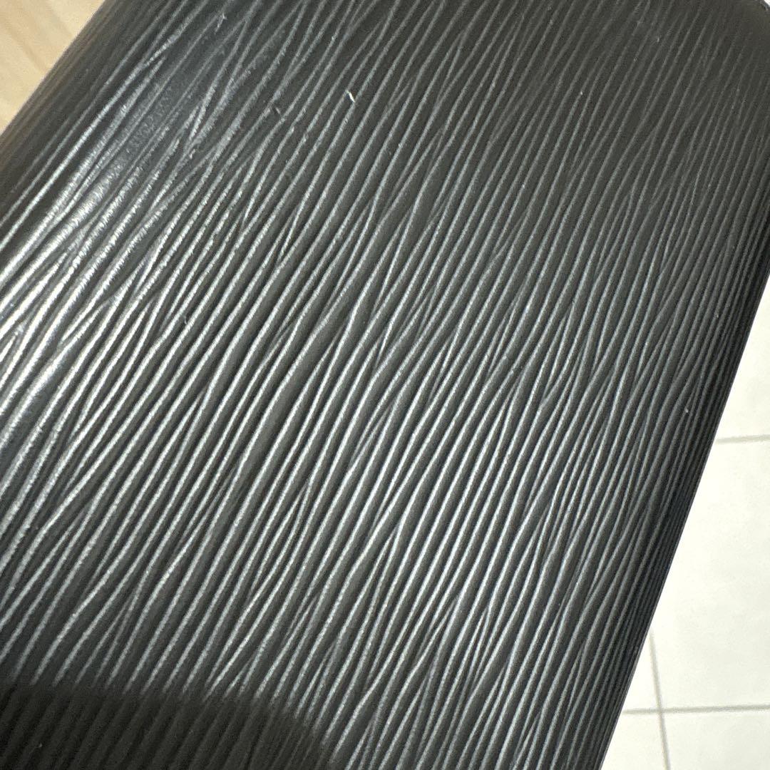 ルイ・ヴィトン（Louis Vuitton）長財布 エピ 黒