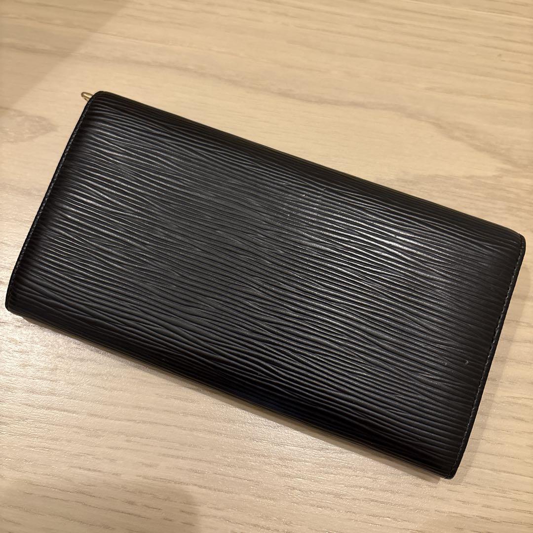 ルイ・ヴィトン（Louis Vuitton）長財布 エピ 黒