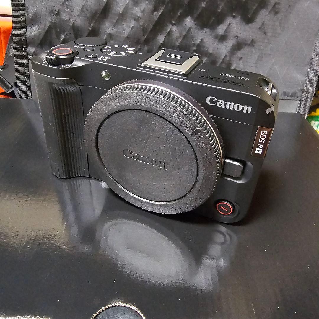 今日まで限定！ CANON EOS R50V ボディ　キヤノン　中古美品