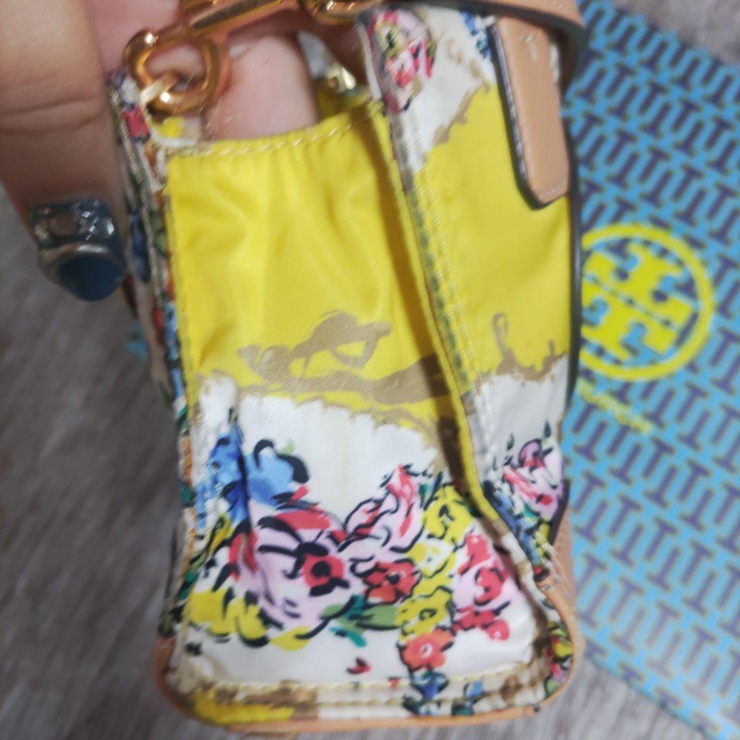 Tory Burch ミニショルダーバッグ イエロー フラワープリント