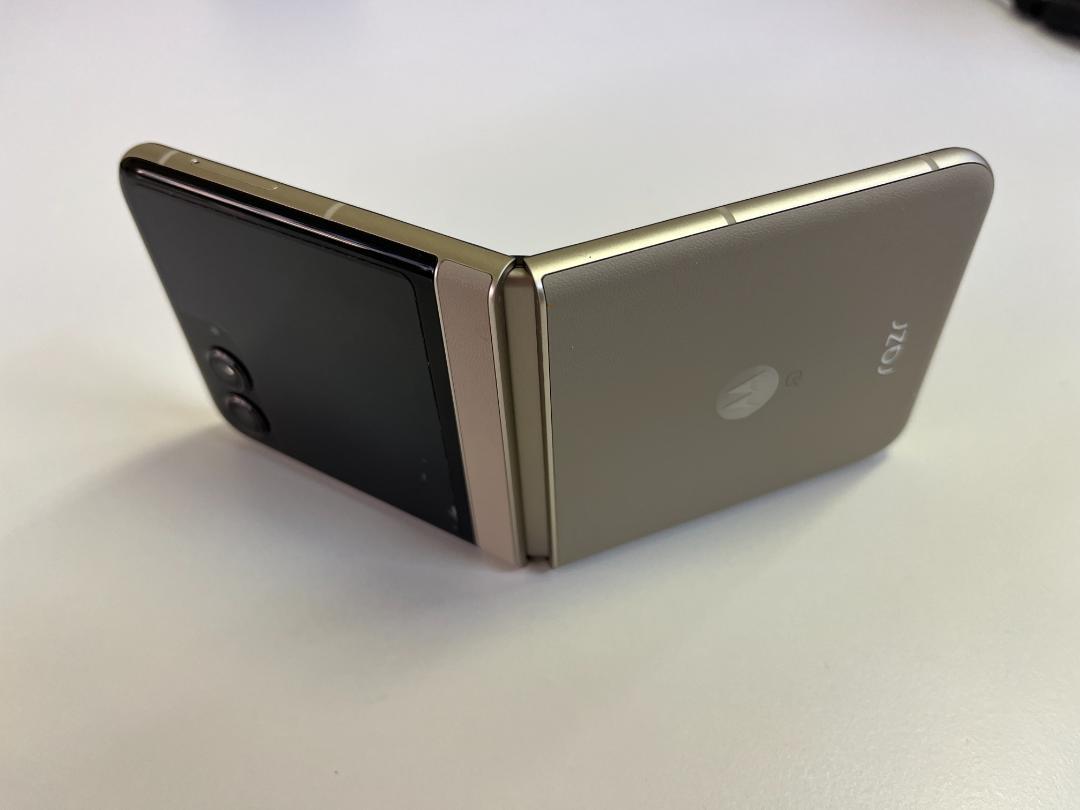 Motorola razr50s | SIMフリー・動作確認済み