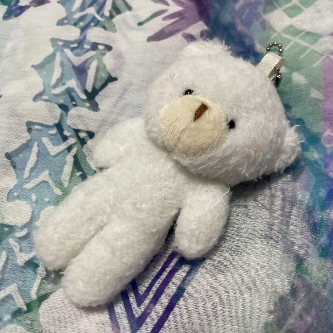 くまのぬいぐるみキーホルダー 白 - メルカリ