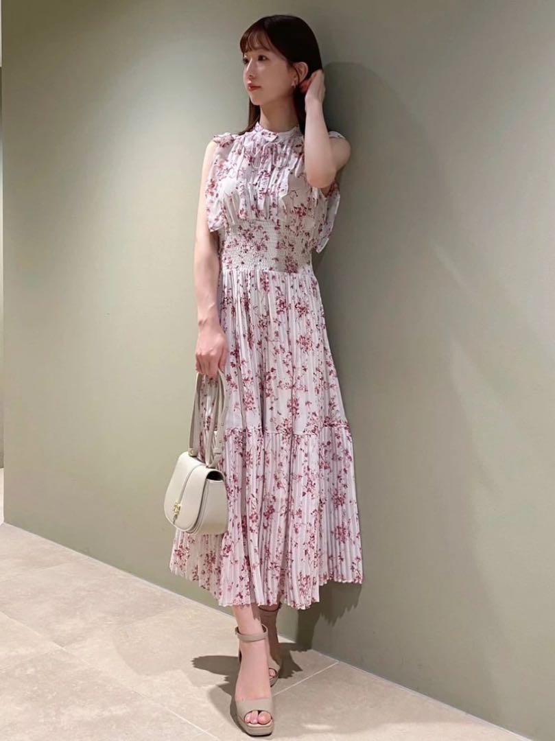 美品❤️SNIDELスナイデルSustainableフリルプリントワンピース