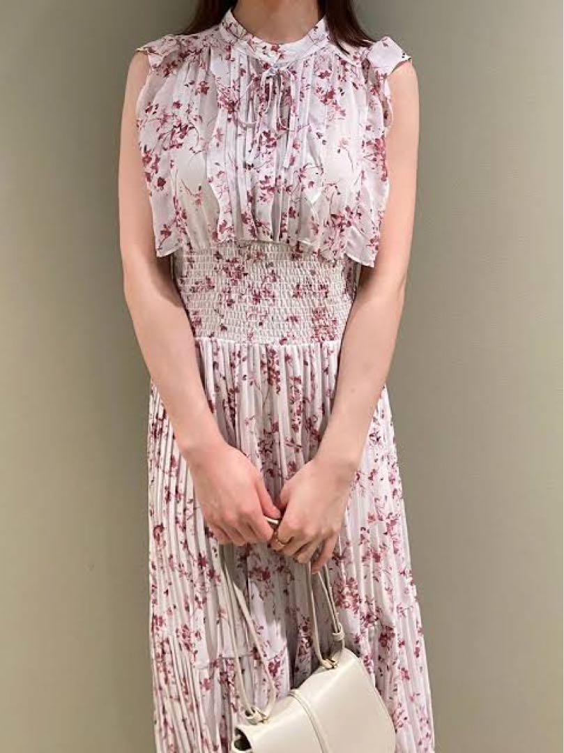 美品❤️SNIDELスナイデルSustainableフリルプリントワンピース
