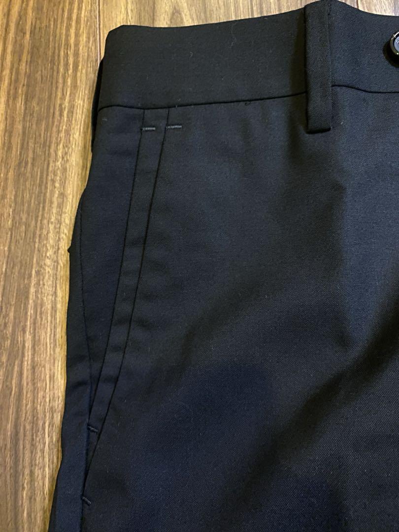 ブラックパンツ