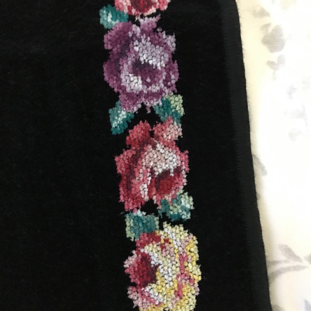 美品　未使用　フェイラー　エプロン　赤　花柄アクセント 美品 フェイラー花柄エプロン おまけ付き - メルカリ