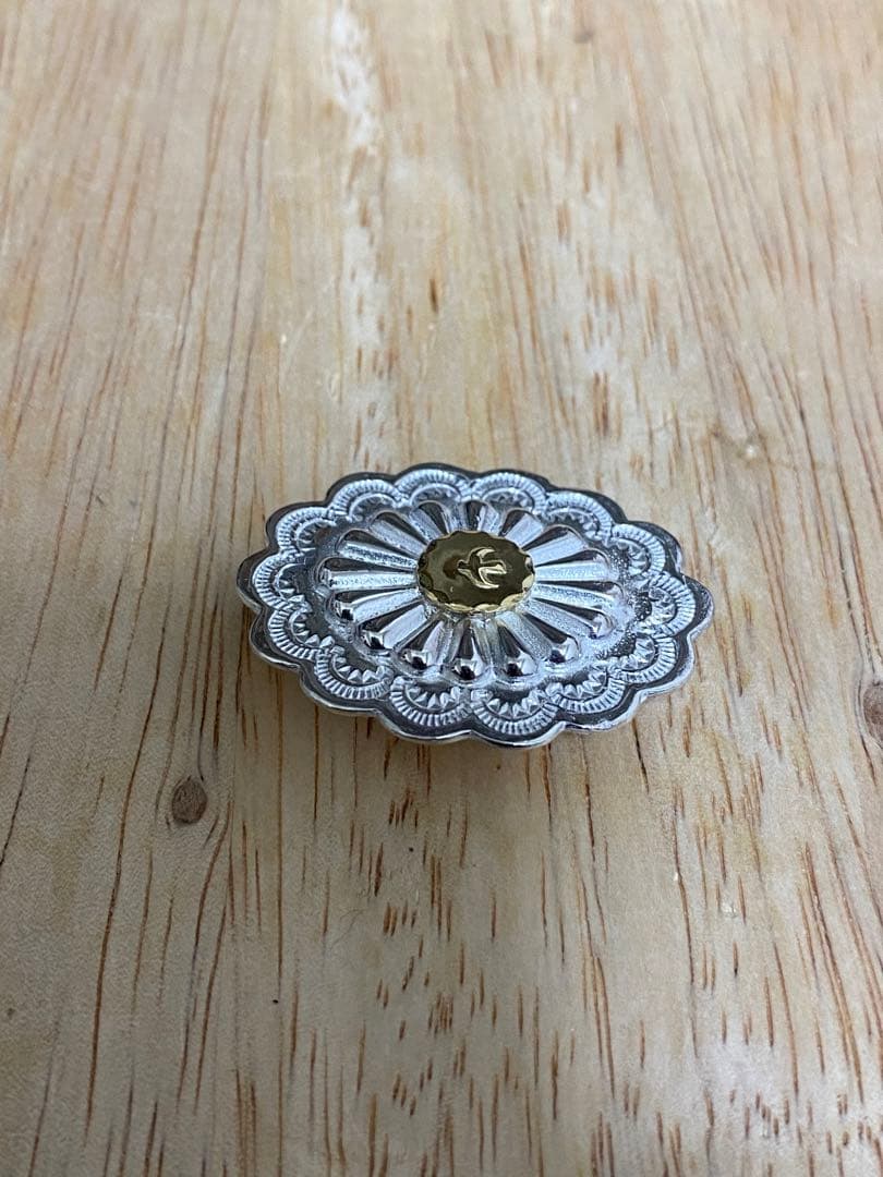 goro's ゴローズ　GC-03/金メタル付きフラワーコンチョ 縦向き