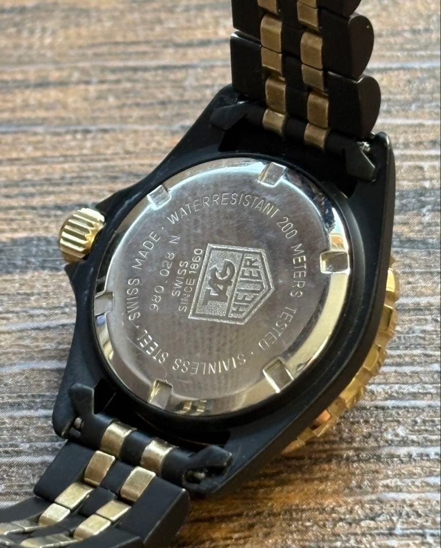 美品 TAG HEUER タグホイヤー 980.028N 1000 ブラック 美品 TAG HEUER タグホイヤー 980.028N 1000 ブラック