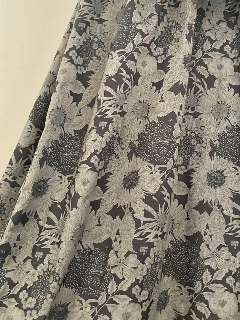 美品✨nicholson & nicholson　ワンピース　リバティ　リス柄 2023【nicholson and nicholson】リバティワンピース