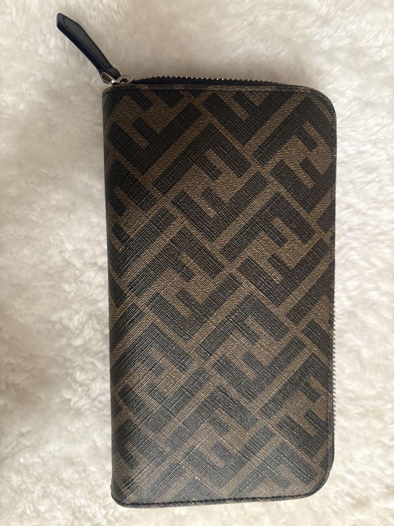 FENDI モノグラム ジップアラウンド長財布　メンズ長財布