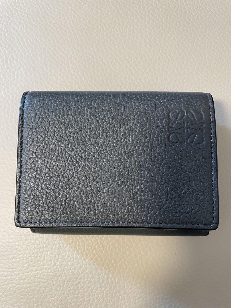 【あんしん鑑定】ロエベ　LOEWE 三つ折り財布 グレー レザー LOEWEライトグレー レザー 三つ折り財布