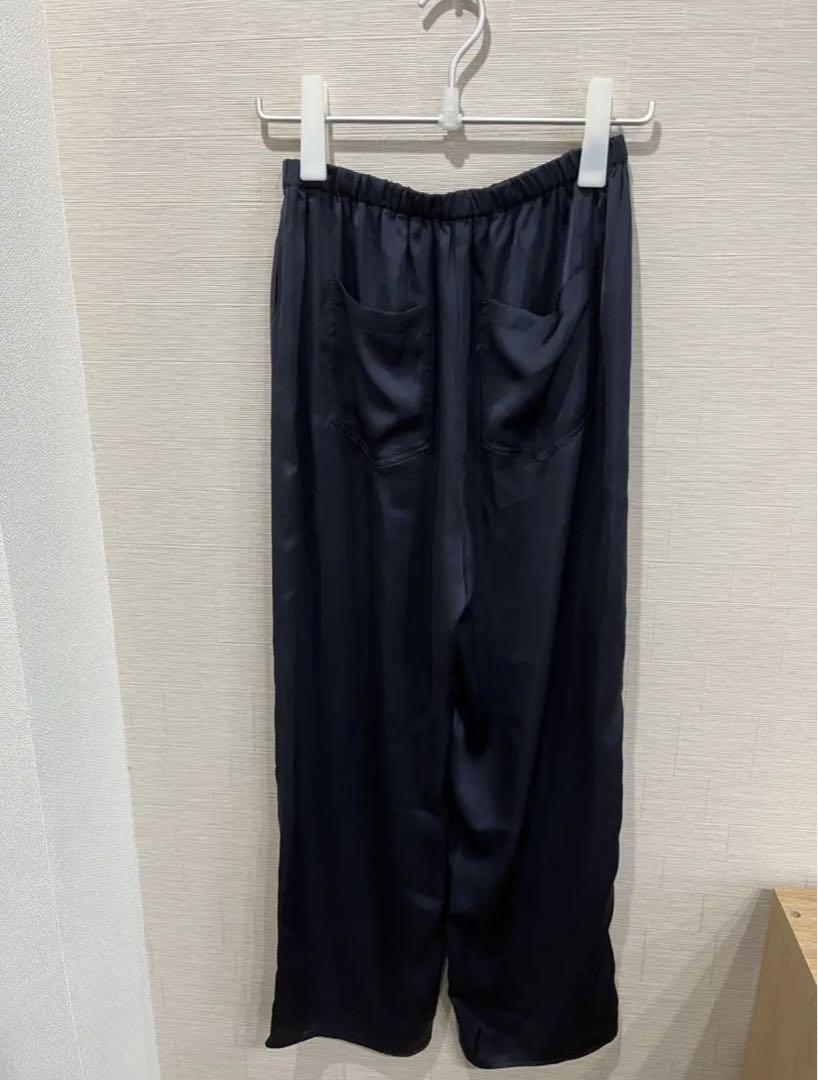 ガリャルダガランテ　シルキーサテンキャミソール　パンツ　セットアップ　春服