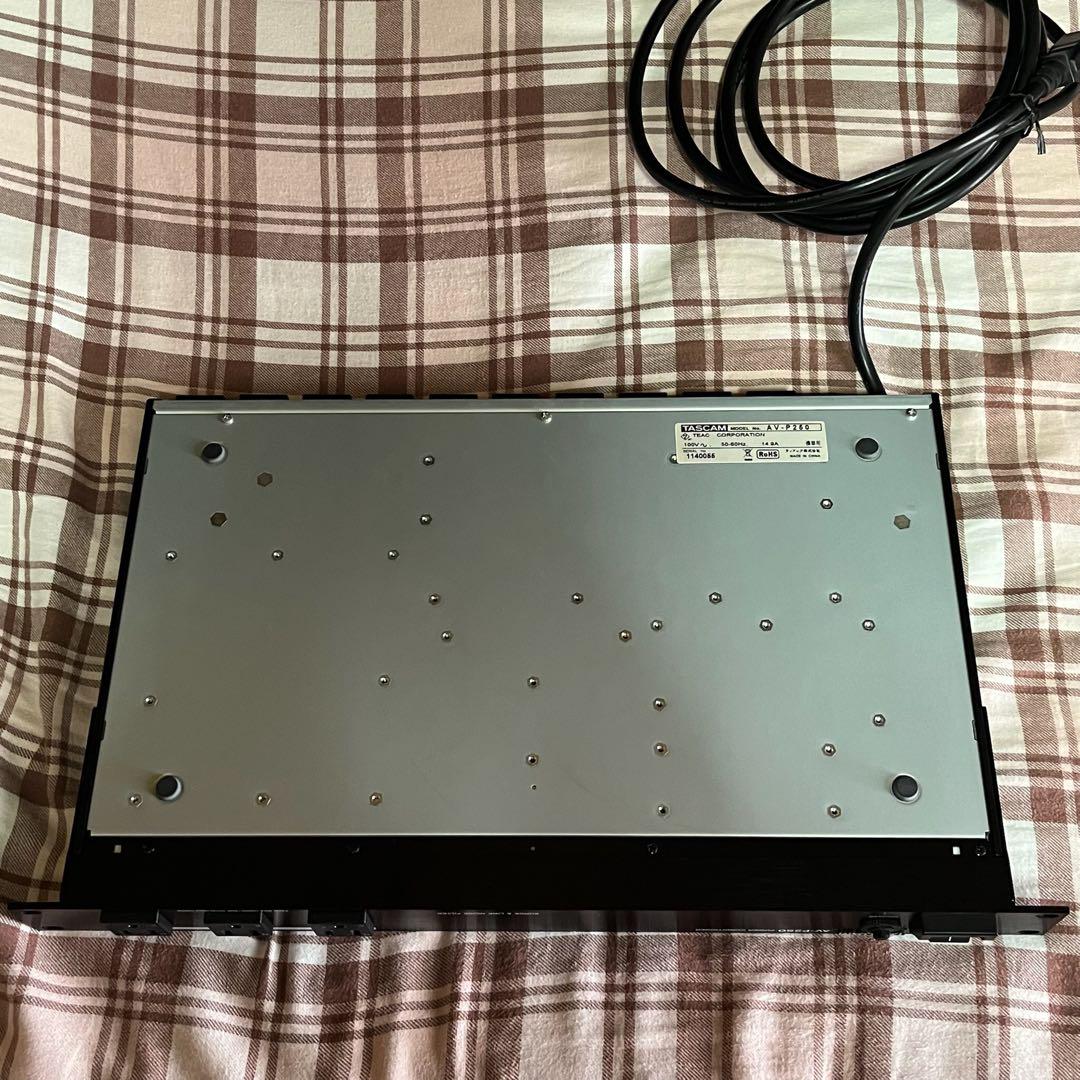 【極美品】TASCAM AV-P250