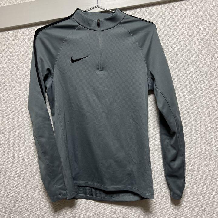 ナイキ サッカー ジャージ メルカリ