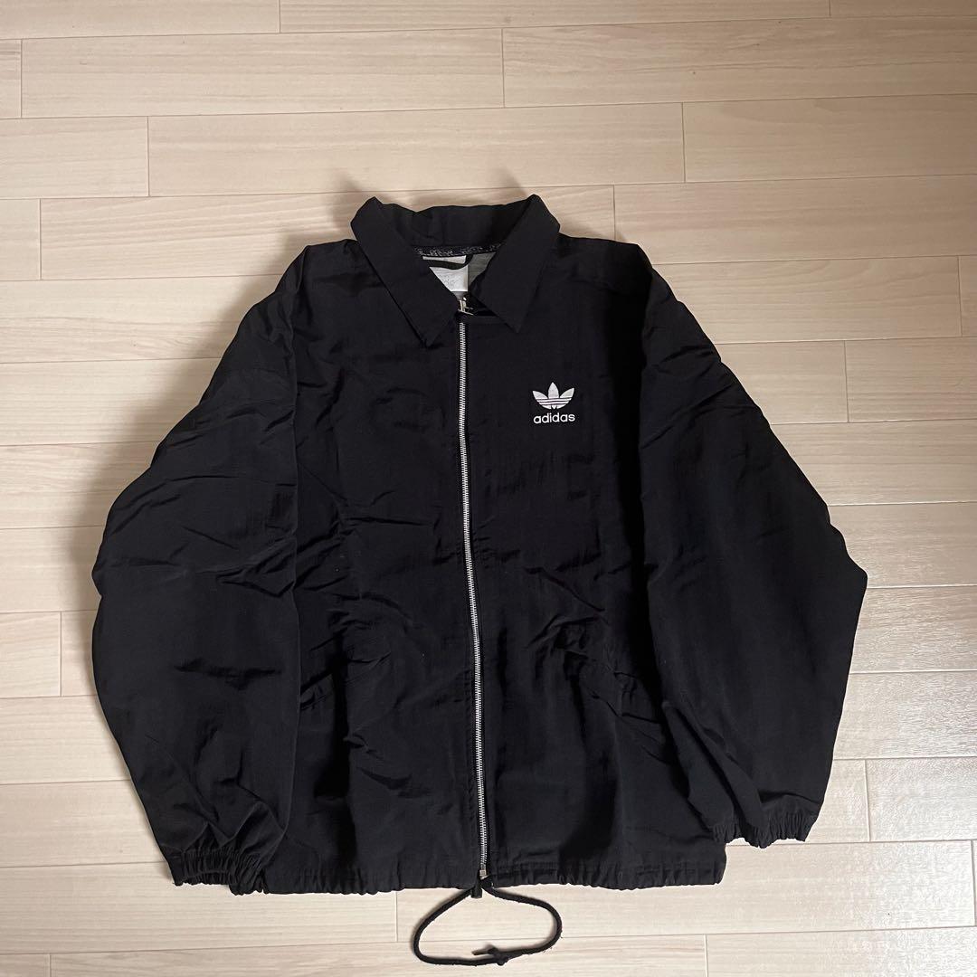 adidas ブラック ナイロンジャケット