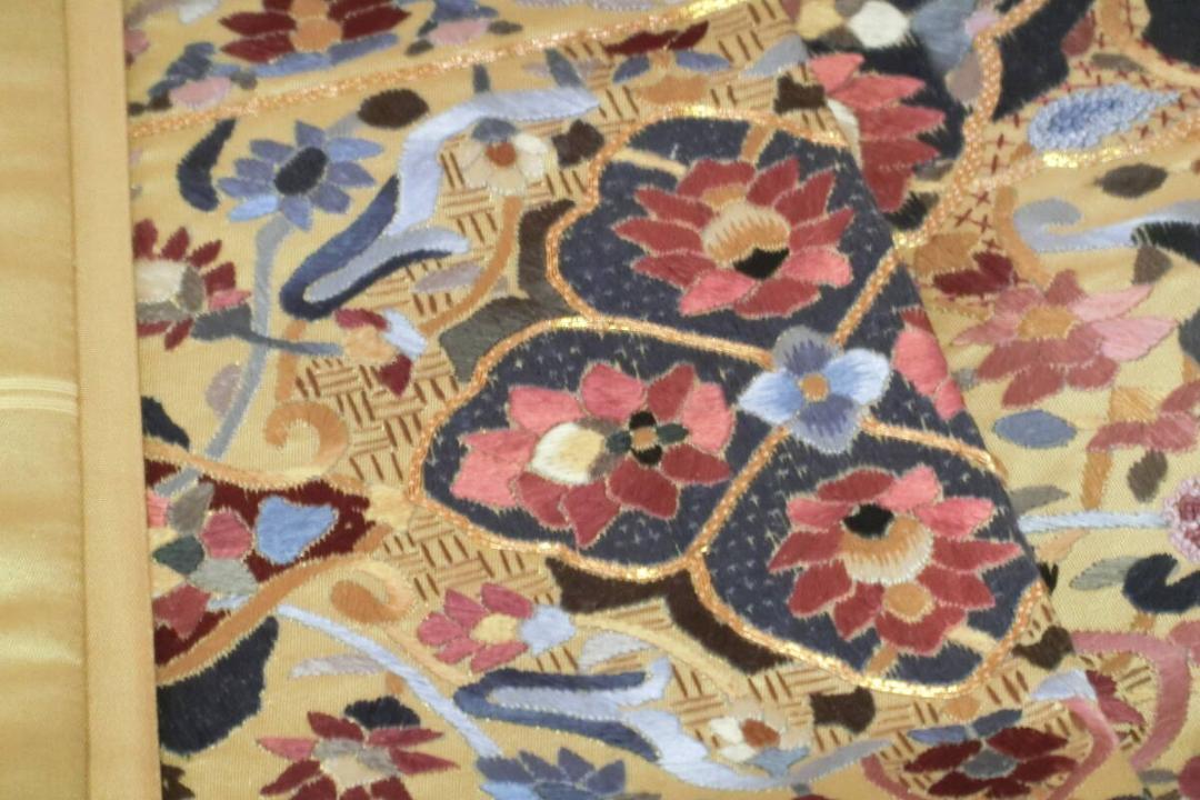 【Q3226】Ｓお仕立て上がり正絹袋帯　泥金　金色地に花柄　刺繍入り