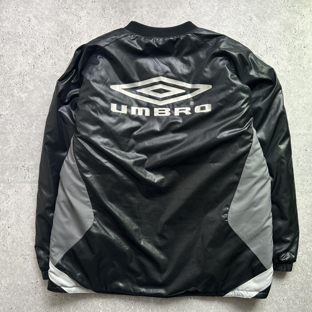低価格で大人気の 90s umbro ピステ L ブラック 中綿 プルオーバー ナイロン ウェア