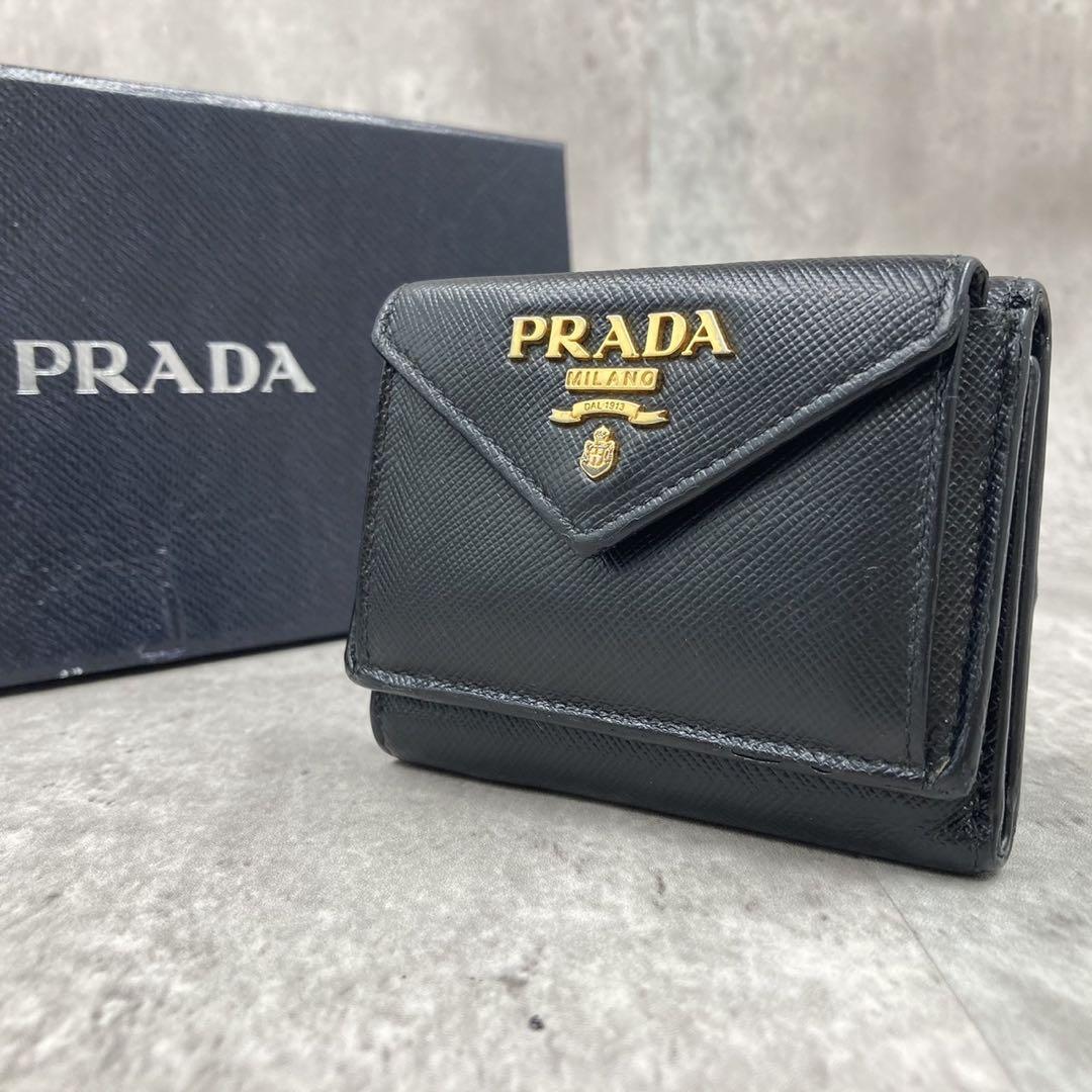 【極美品】 プラダ PRADA 三つ折り財布 ロゴ金具 レザー ネロ