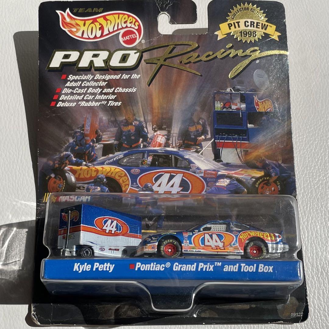 Hot Wheels Target NASCAR 3 Car Pro Racing Set Petty
