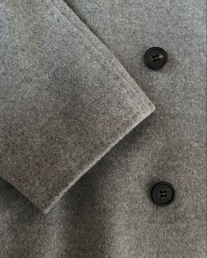 新品未使用 83,600円 ロングダブルコート グレー フリーサイズ 新品未使用 83,600円 ロングダブルコート グレー フリーサイズ