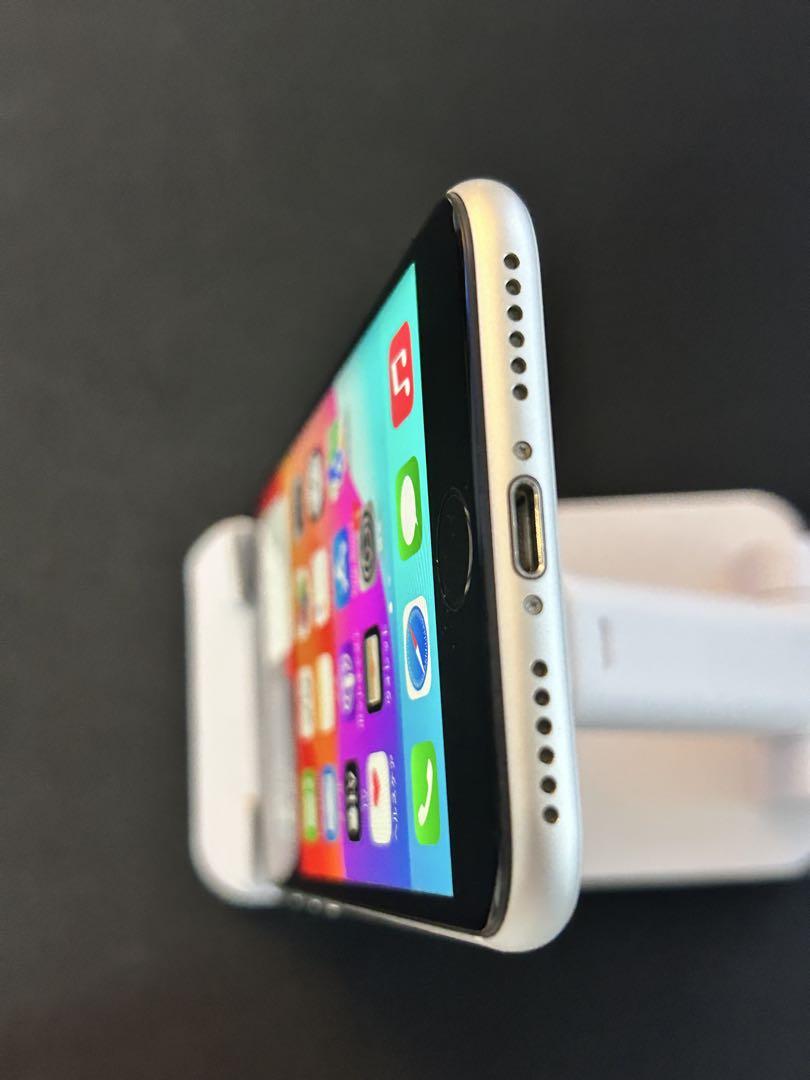 ✴︎きれい✴︎】Apple iPhone SE2 64GB SIMフリー ホワイト
