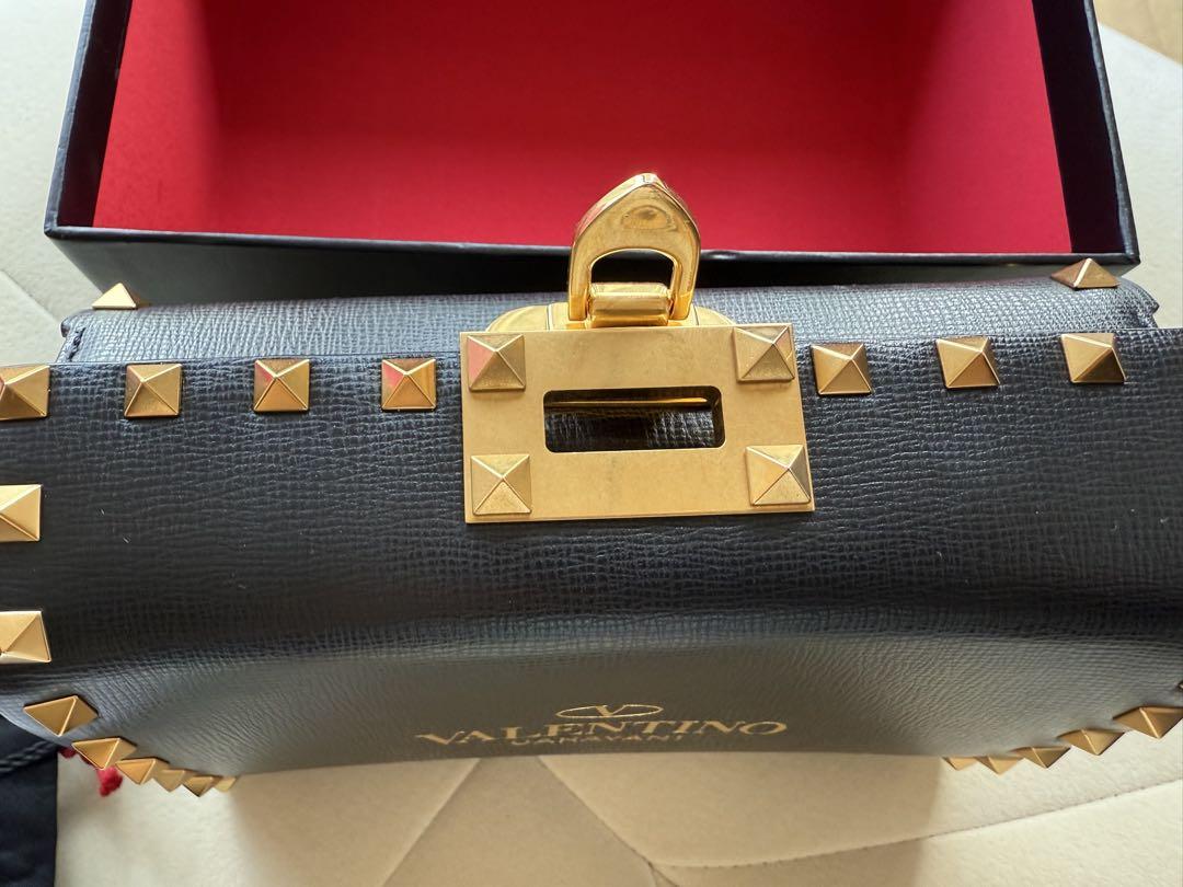 VALENTINO GARAVANI 黒 レザー ショルダーバッグ スタッズ付き
