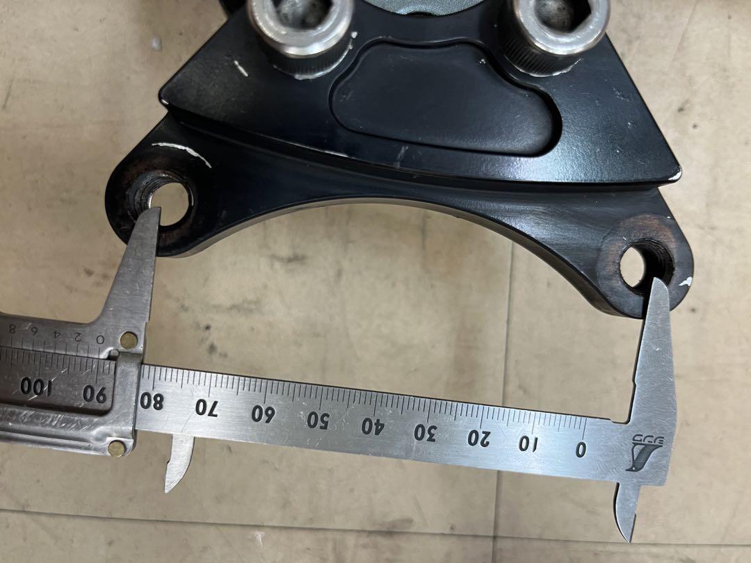 brembo 40mmピッチ　キャリパーサポート付　ブレンボ